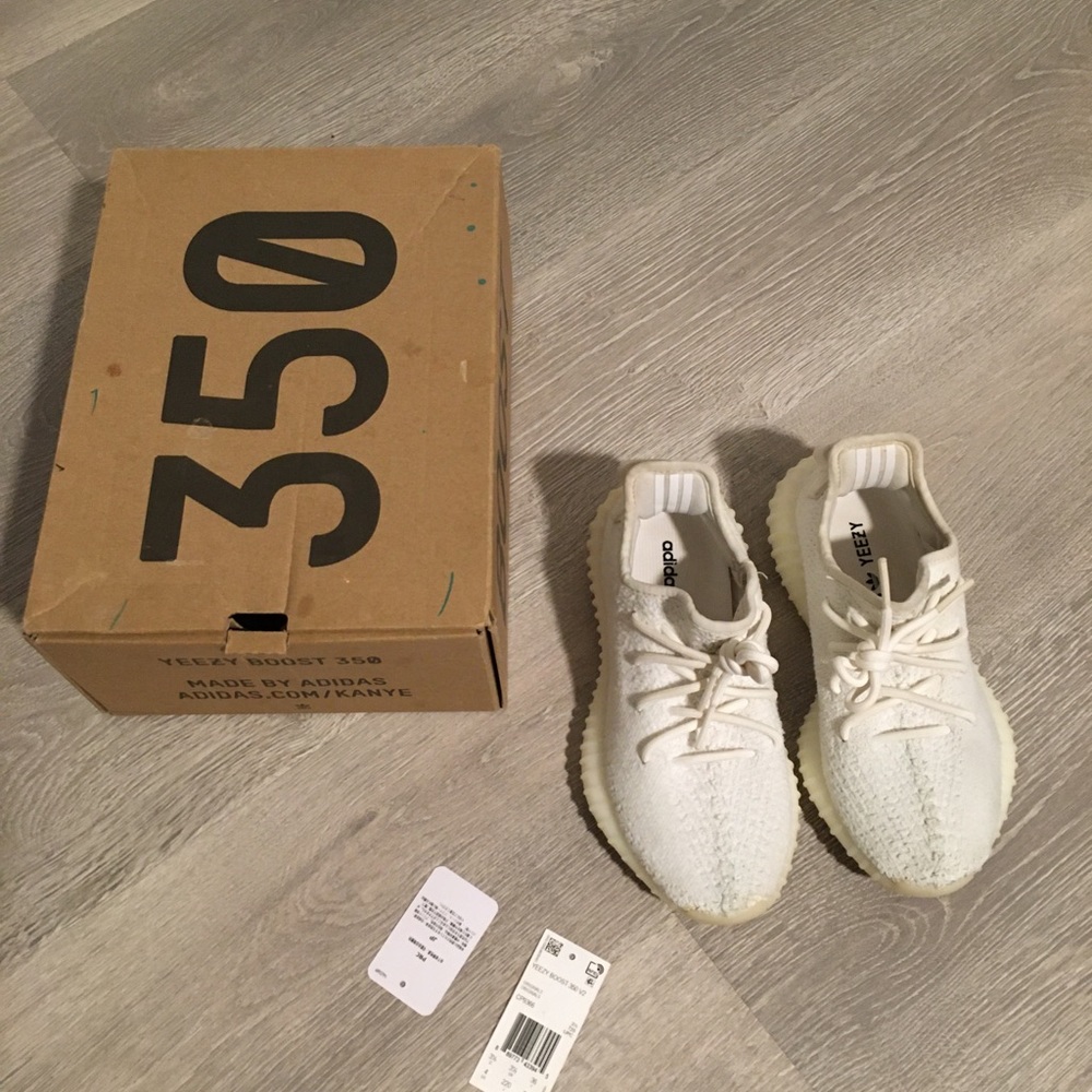 Yeezy 350 boost Triple white size 4
